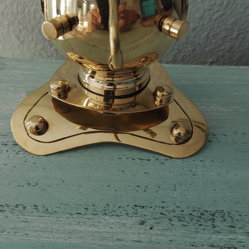 Invicta Gold Diving Helmet Clock - Picture 5 of 6